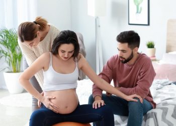 Peran Bidan dan Doula? Apa Bedanya ya Mams?