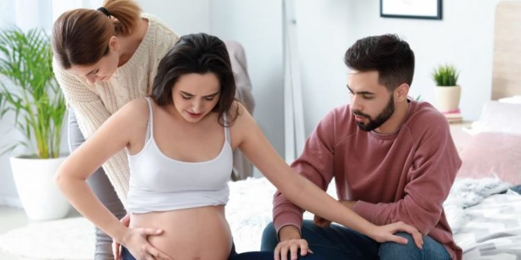 Peran Bidan dan Doula? Apa Bedanya ya Mams?