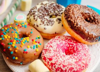 Menjalani Program Kehamilan? Hindari Makanan Ini!