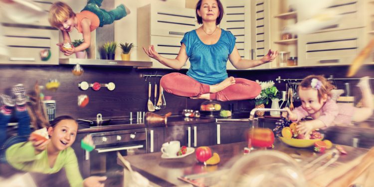 Di Rumah Saja Bisa Bikin Gangguan Psikososial Lho!