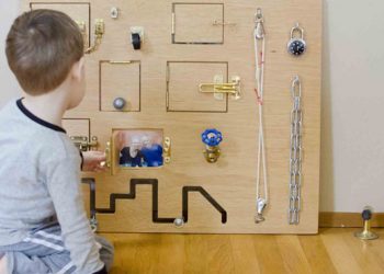 Sensory Board Kaya Manfaat? Bikin Sendiri Yuk, Mams!