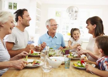 Hubungan Mertua Gak Harmonis? Bikin Mertua Happy Deh!