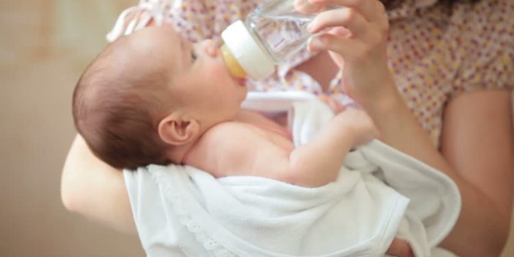 Cara Menghilangkan Cegukan Pada Bayi, Jangan Panik Ma!