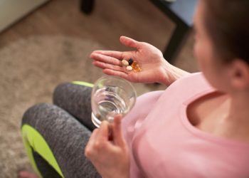 minum obat penguat kandungan