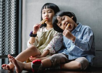 Pertama Kali Memberikan Es Krim untuk Anak? Perhatikan Hal Ini!