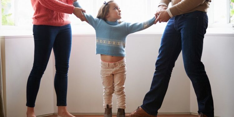 Anak Penjarakan Ibu, Ketahui Dampak Perceraian Orangtua pada Anak