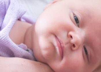 Wah, Tidur dengan Mata Terbuka Tanda Penyakit Lho Ma!