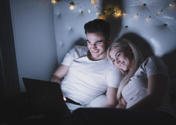 Ini Dia! 6 Cara Quality Time dengan Pasangan Setelah Punya Anak untuk Menjaga Hubungan Harmonis