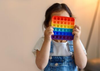 Manfaat Pop It Bubble, Peningkat Perkembangan Sensorik Balita!