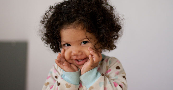 Cara Merawat Rambut Keriting Anak