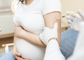 Amankah Melakukan Vaksin Covid-19 saat Hamil?