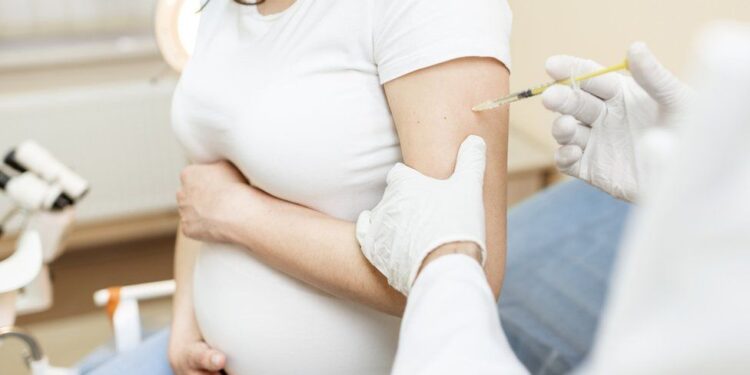 Amankah Melakukan Vaksin Covid-19 saat Hamil?