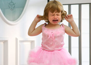 Anak Tantrum Di Tempat Keramaian? Kenali Penyebabnya