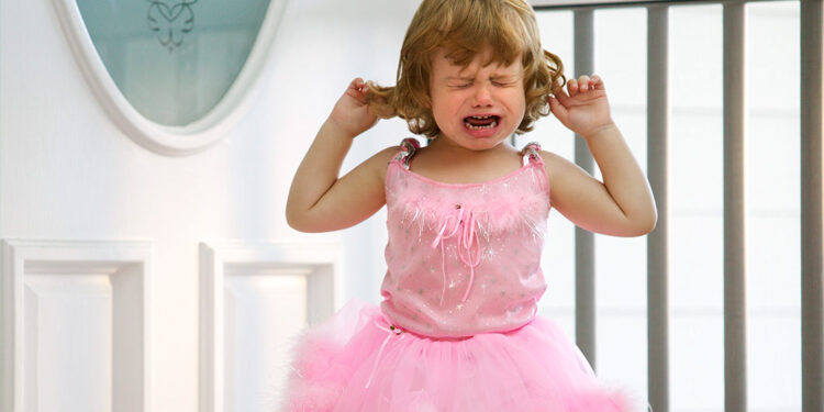 Anak Tantrum Di Tempat Keramaian? Kenali Penyebabnya