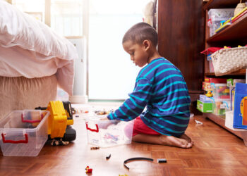 Mams, Yuk Ajarkan Si Kecil Merapikan Mainannya Sendiri