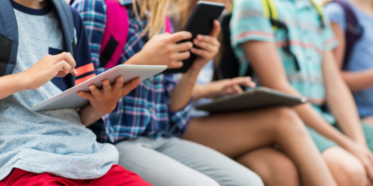 Anak Suka Main Game? Wah, Ternyata ini Manfaatnya Mams