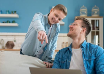 Pentingnya Memantau Pergaulan Anak Sekarang