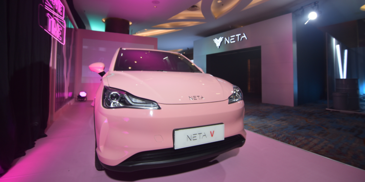 NETA V Resmi Diluncurkan! Mobil Keren untuk Mampaps Antar Jemput Si Kecil Sekolah