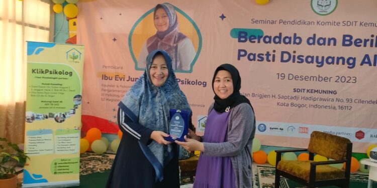 Mengenalkan Adab dan Ilmu Lewat Permainan Seru di SDIT Kemuning, Bogor