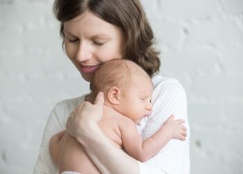 Cegukan Pada Bayi dan Cara Tepat Mengatasinya