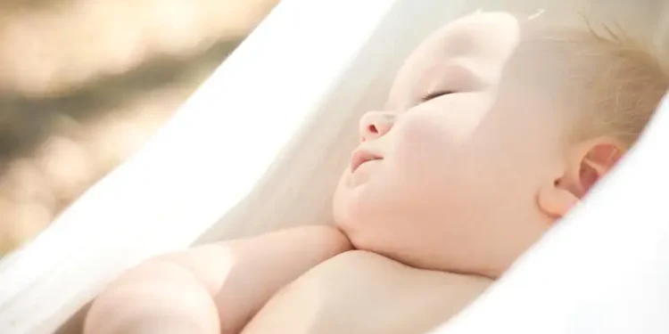 Manfaat Jemur Bayi dan Tips Amannya